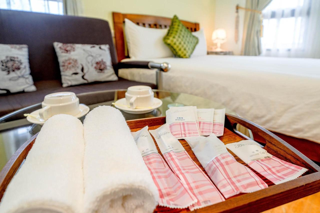 Aurora Castle Guest House Луодонг Екстериор снимка