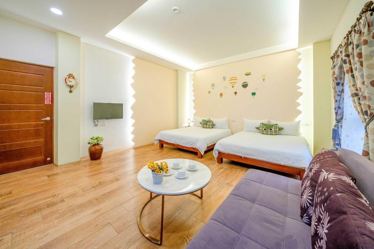 Aurora Castle Guest House Луодонг Екстериор снимка