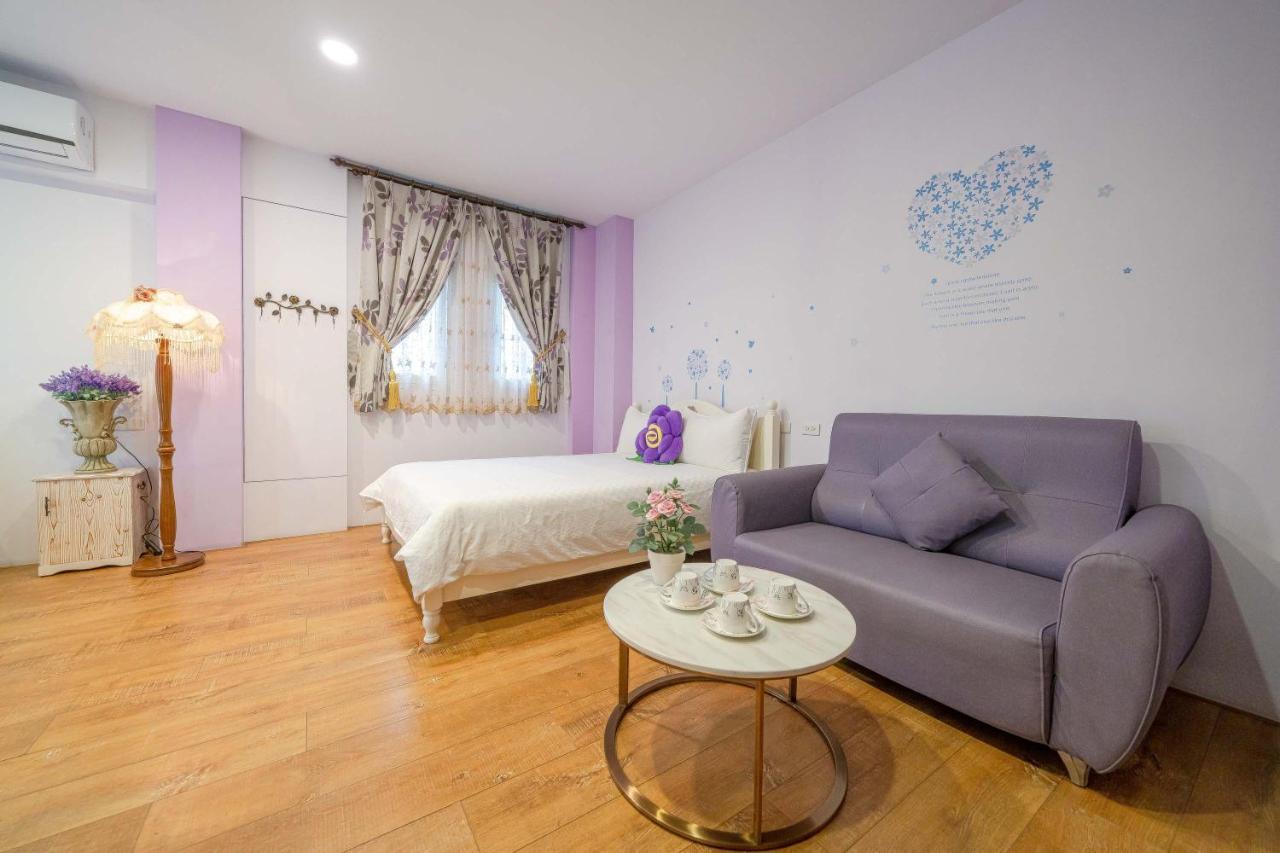 Aurora Castle Guest House Луодонг Екстериор снимка