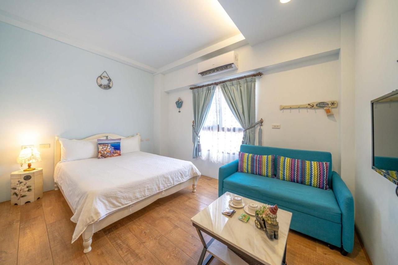 Aurora Castle Guest House Луодонг Екстериор снимка