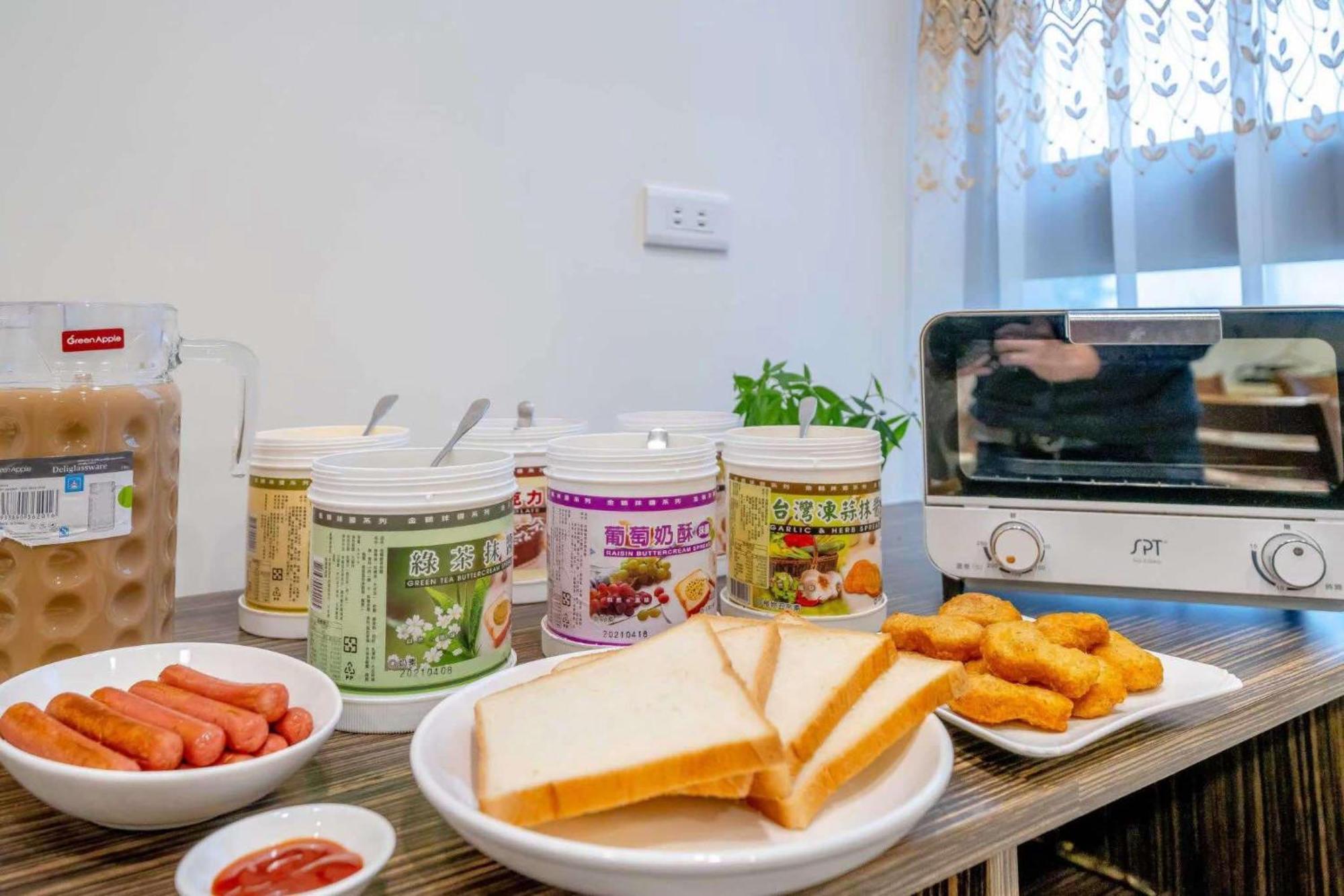 Aurora Castle Guest House Луодонг Екстериор снимка